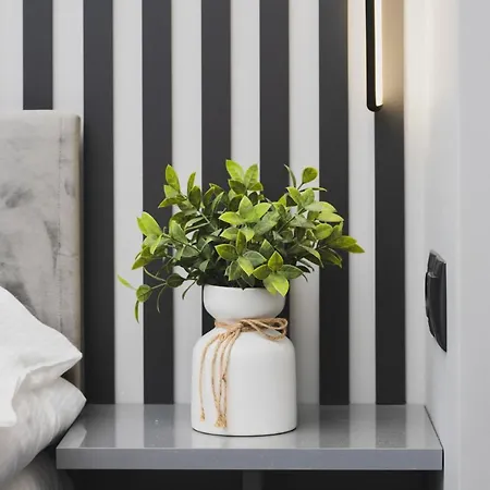 Luxurious With Two Bedrooms And Parking In By Renters Гдыня