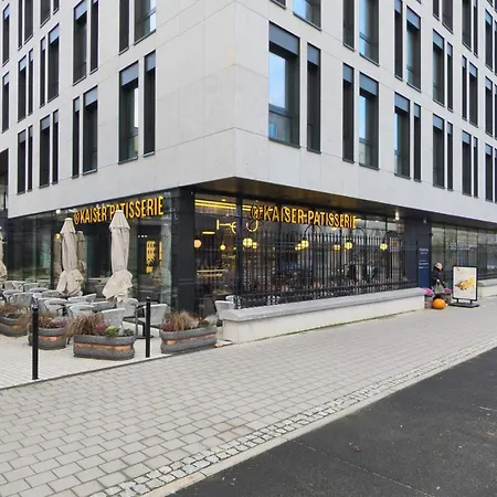 Luxurious With Two Bedrooms And Parking In By Renters Apartment *