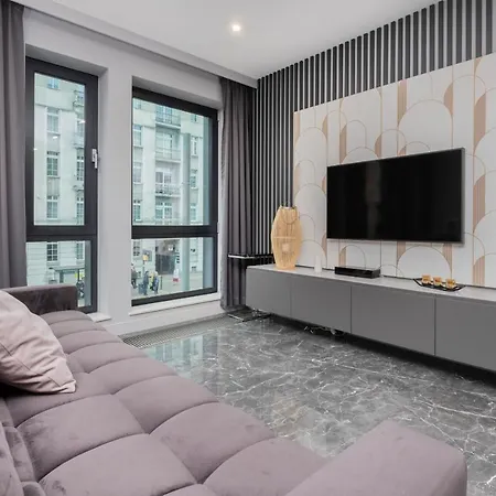 Luxurious With Two Bedrooms And Parking In By Renters Apartment Gdynia