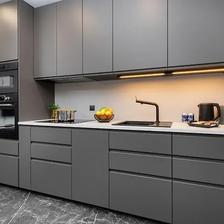 Luxurious With Two Bedrooms And Parking In By Renters