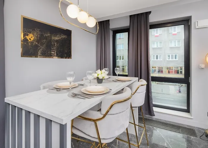 Luxurious With Two Bedrooms And Parking In By Renters *