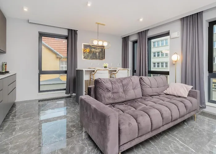 Luxurious With Two Bedrooms And Parking In By Renters * Gdynia