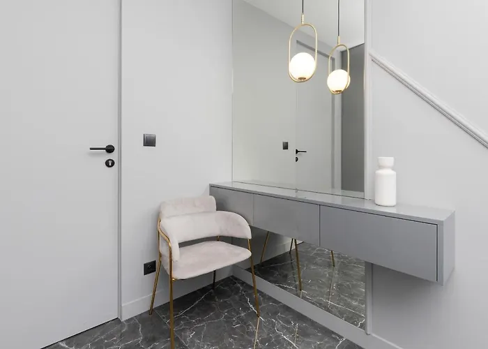 Luxurious With Two Bedrooms And Parking In By Renters Lägenhet *